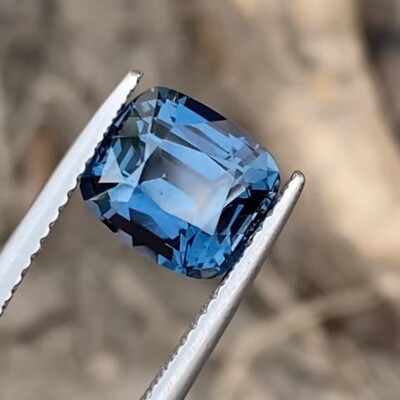 Blue spinel photo